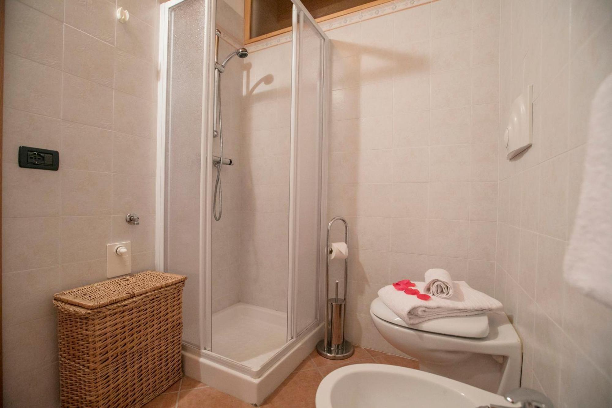 Appartamento Centro Storico Riva - Happy Rentals ภายนอก รูปภาพ