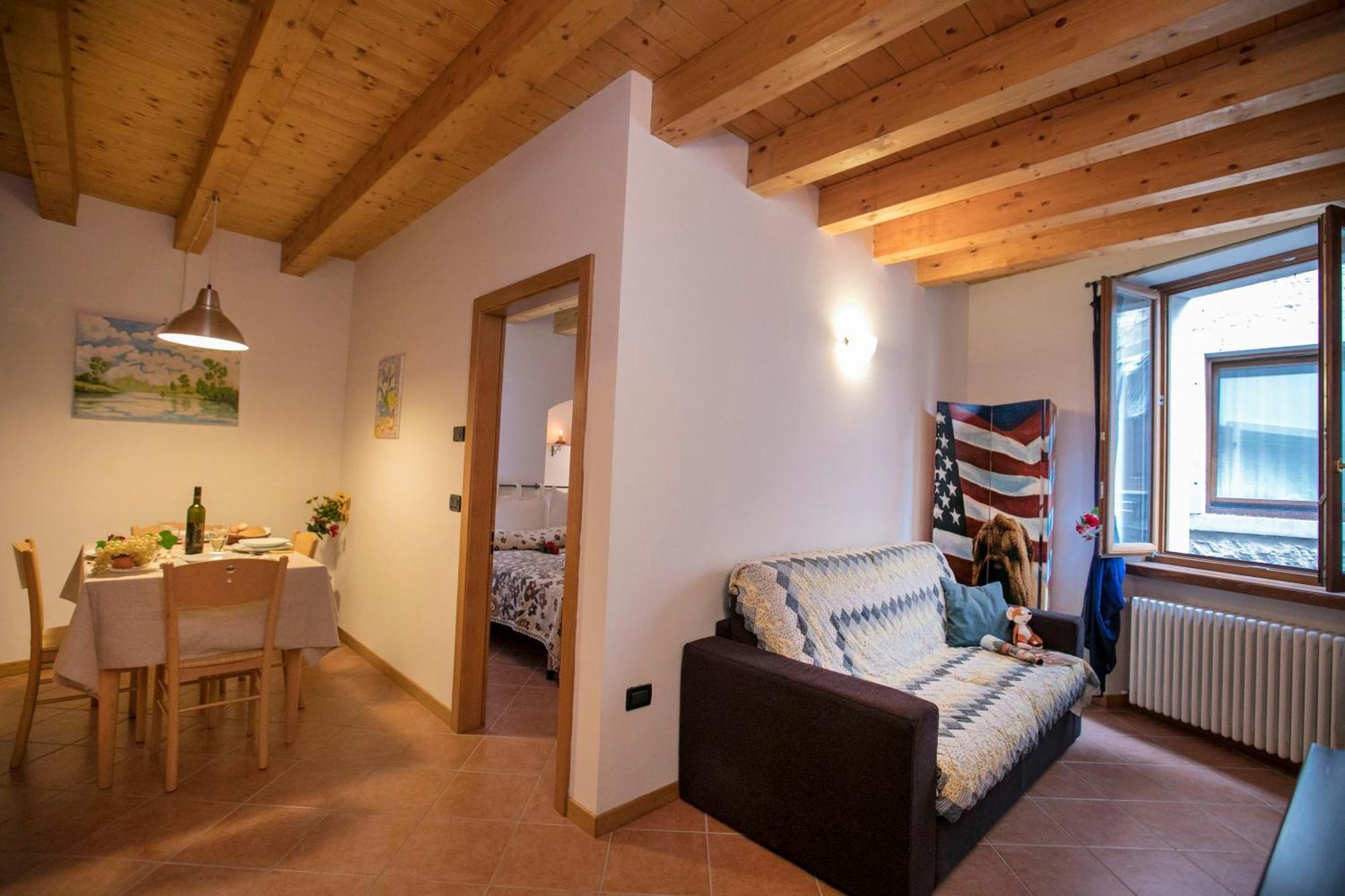 Appartamento Centro Storico Riva - Happy Rentals ภายนอก รูปภาพ