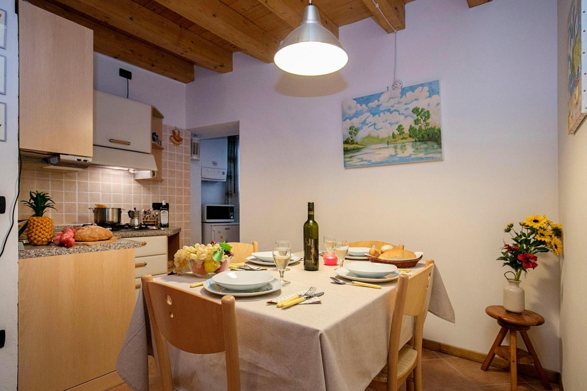 Appartamento Centro Storico Riva - Happy Rentals ภายนอก รูปภาพ