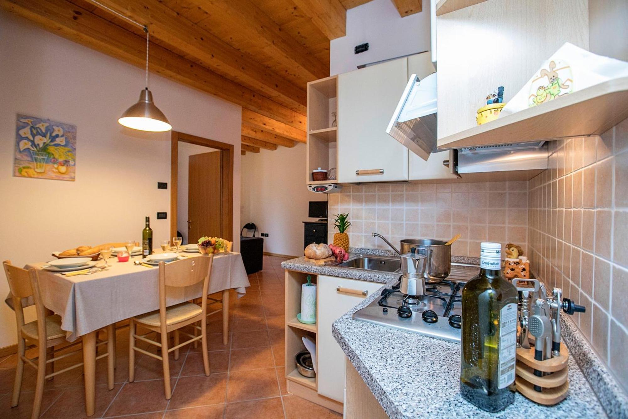 Appartamento Centro Storico Riva - Happy Rentals ภายนอก รูปภาพ
