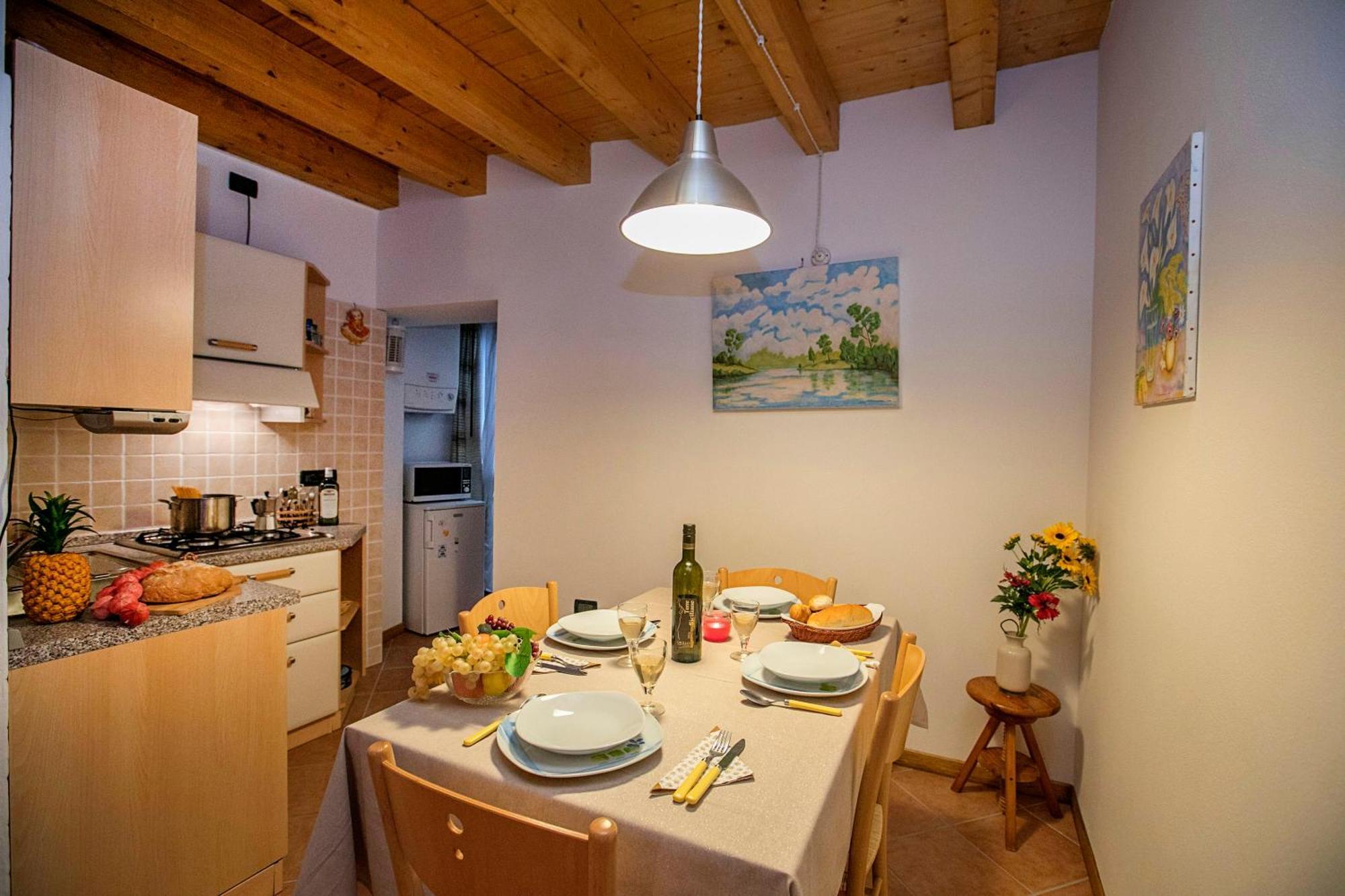 Appartamento Centro Storico Riva - Happy Rentals ภายนอก รูปภาพ